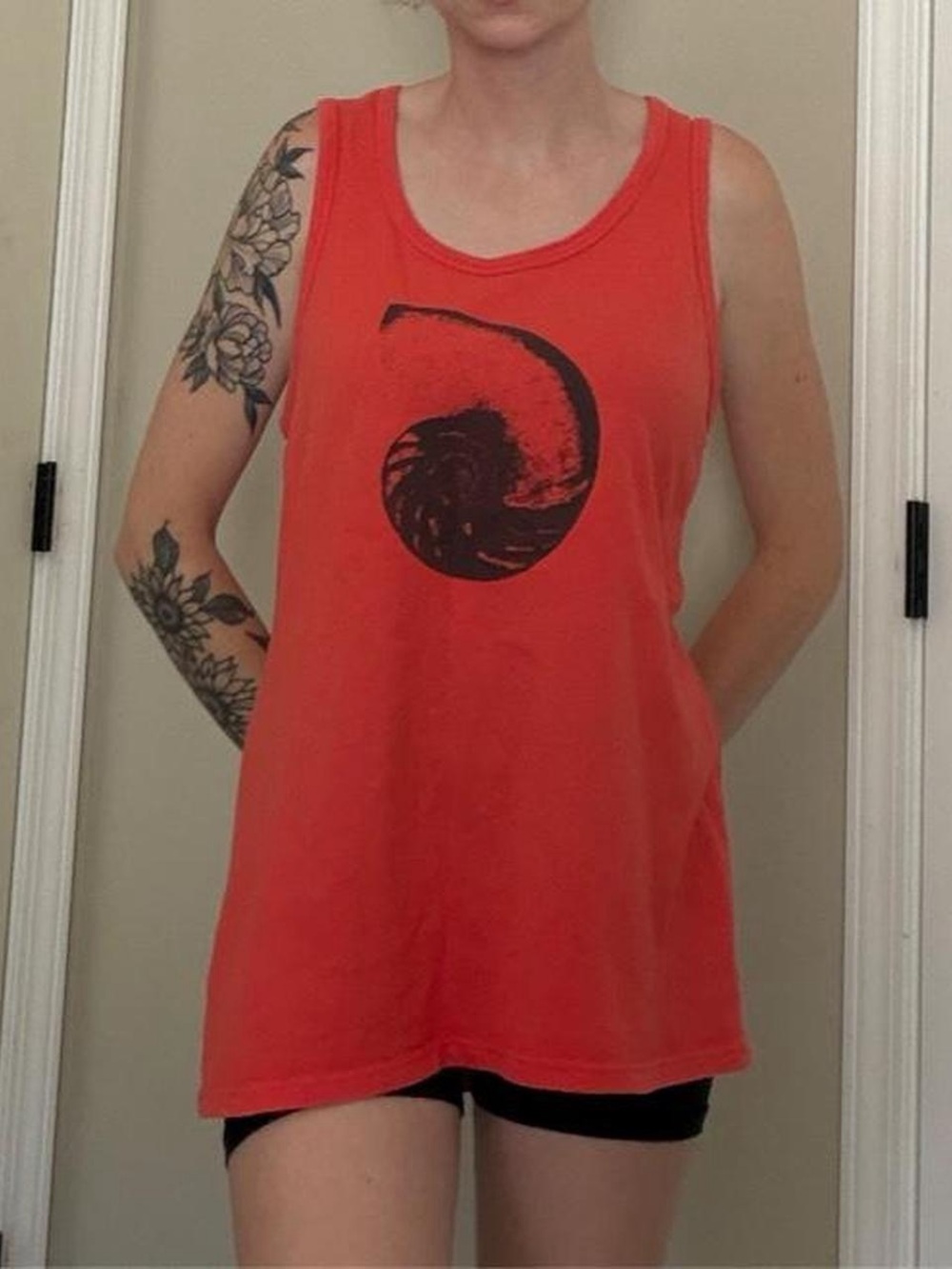 Shell Graphic Tank Top - Picture 6 of 6